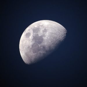 moon-1527501_1920